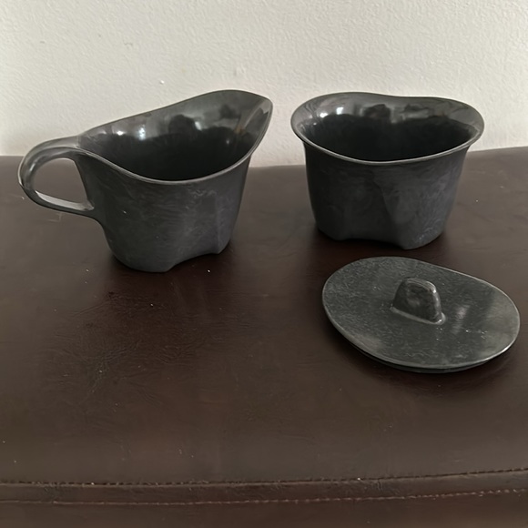 Vintage Melmac / Melamine Sugar and Creamer Set, Cups and Plates by Branchell - Picture 2 of 8